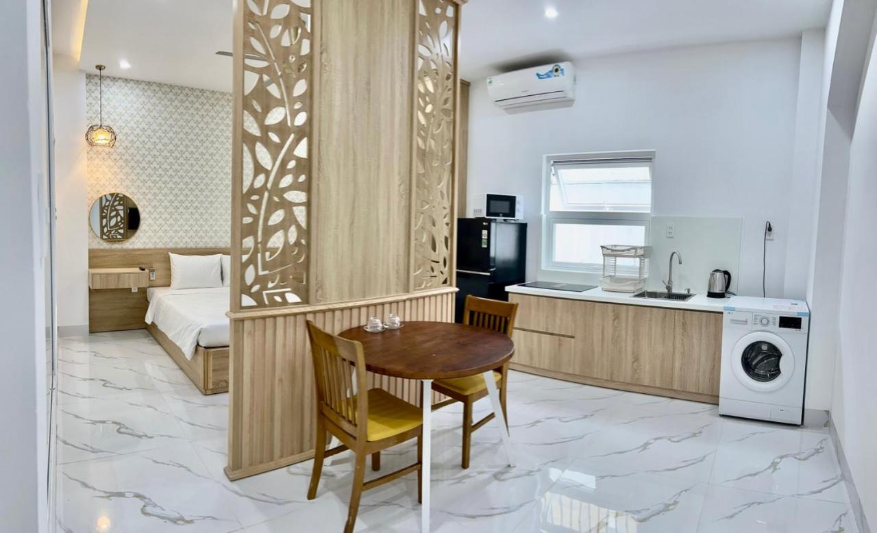 Khách sạn hẻo lánh Le's & Coffee Đà Nẵng