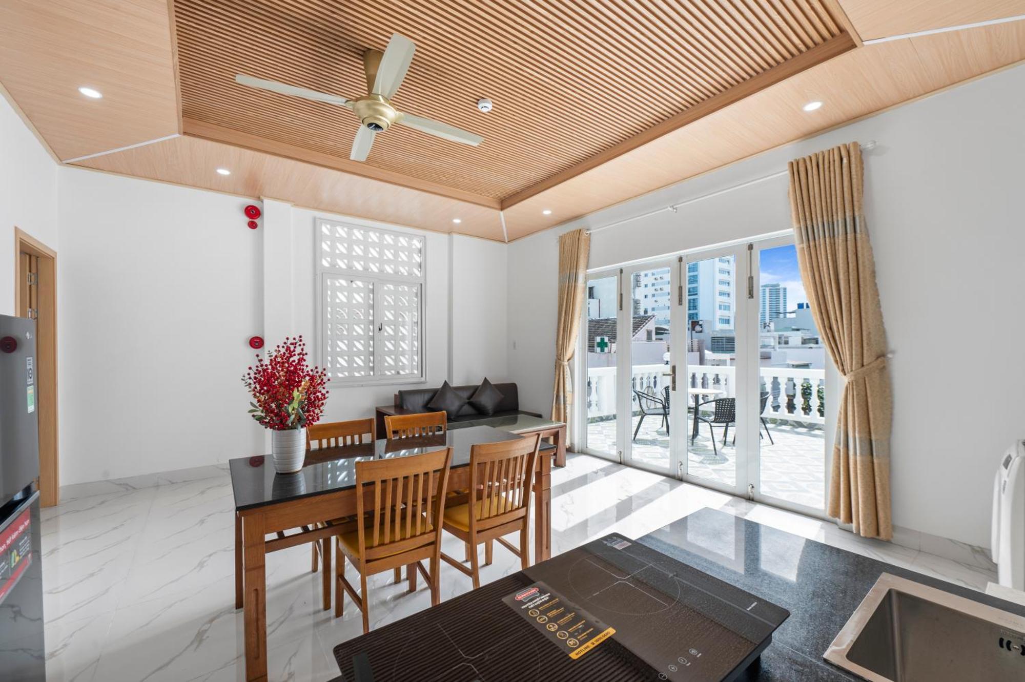 Le's & Coffee Khách sạn hẻo lánh